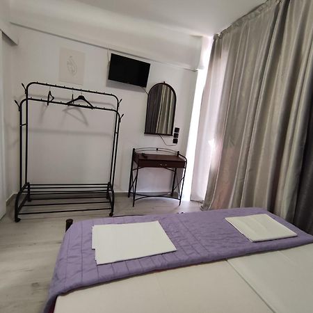 Poros Town Lions 2 Studios & Apartments, Poros Island. מראה חיצוני תמונה