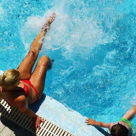 Poros Town Lions 2 Studios & Apartments, Poros Island. מראה חיצוני תמונה