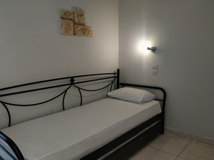 Poros Town Lions 2 Studios & Apartments, Poros Island. מראה חיצוני תמונה