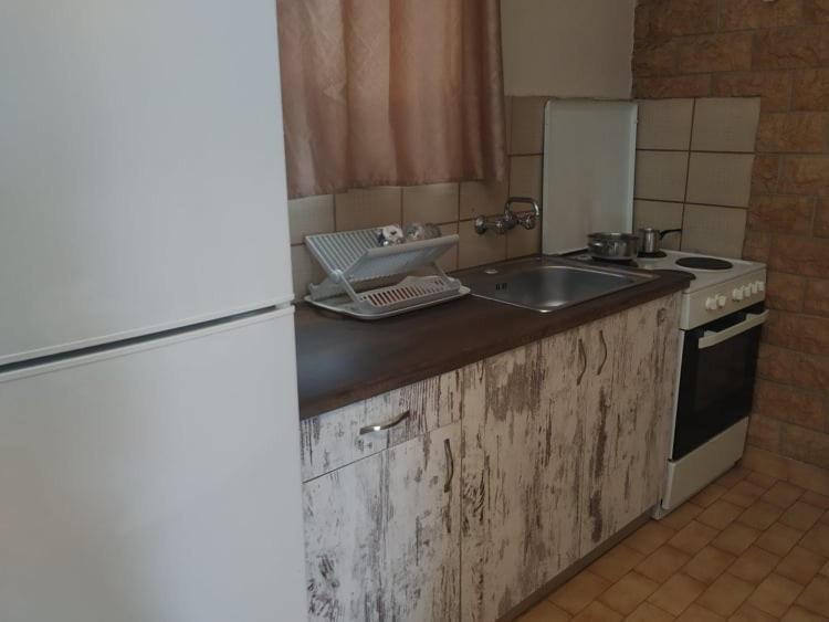 Poros Town Lions 2 Studios & Apartments, Poros Island. מראה חיצוני תמונה