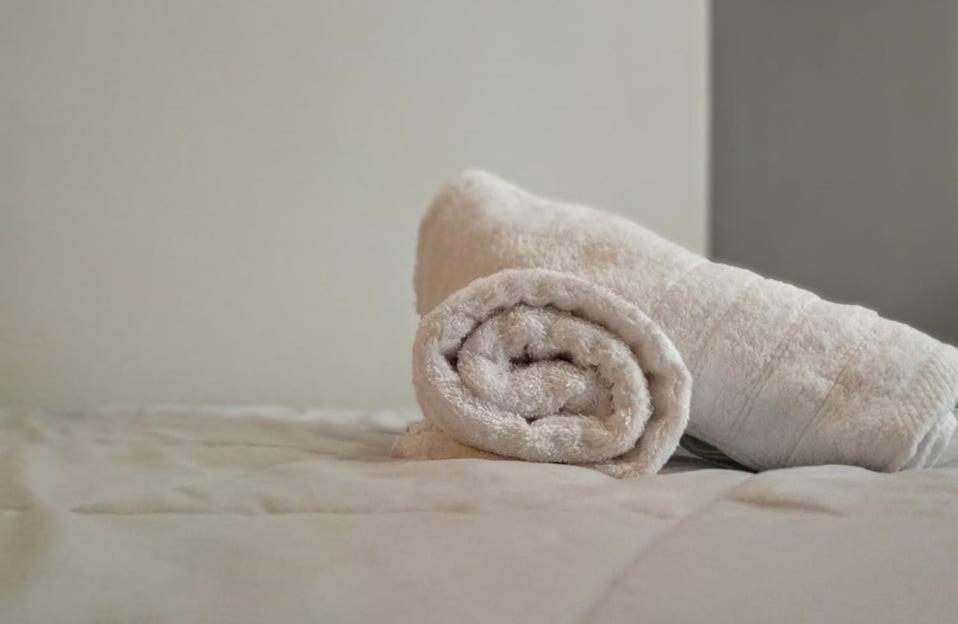 Poros Town Lions 2 Studios & Apartments, Poros Island. מראה חיצוני תמונה