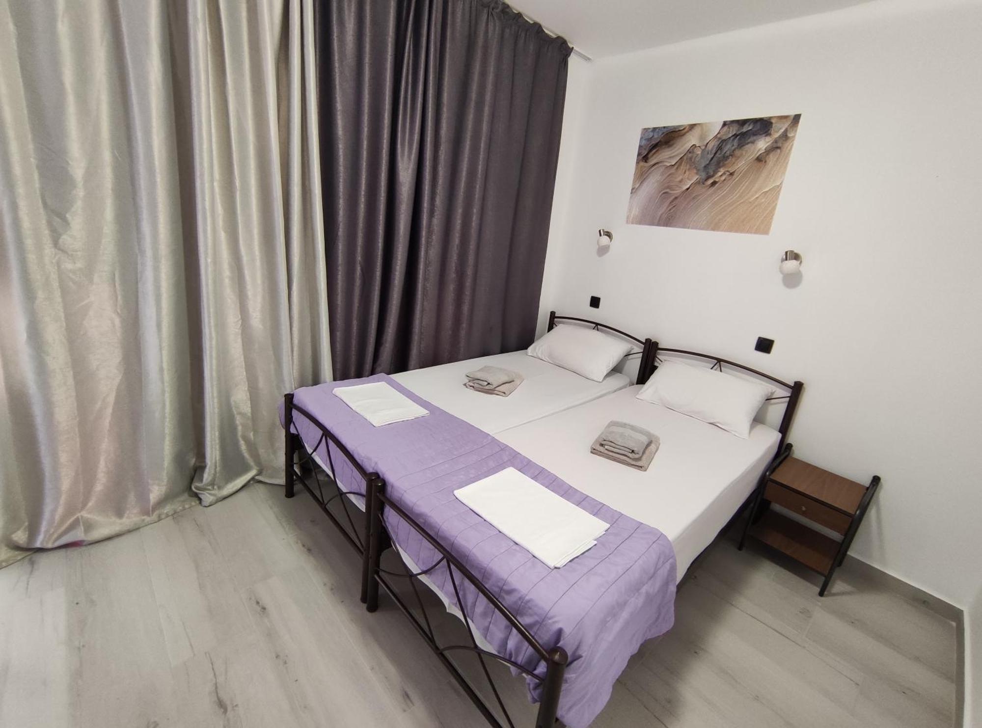 Poros Town Lions 2 Studios & Apartments, Poros Island. מראה חיצוני תמונה