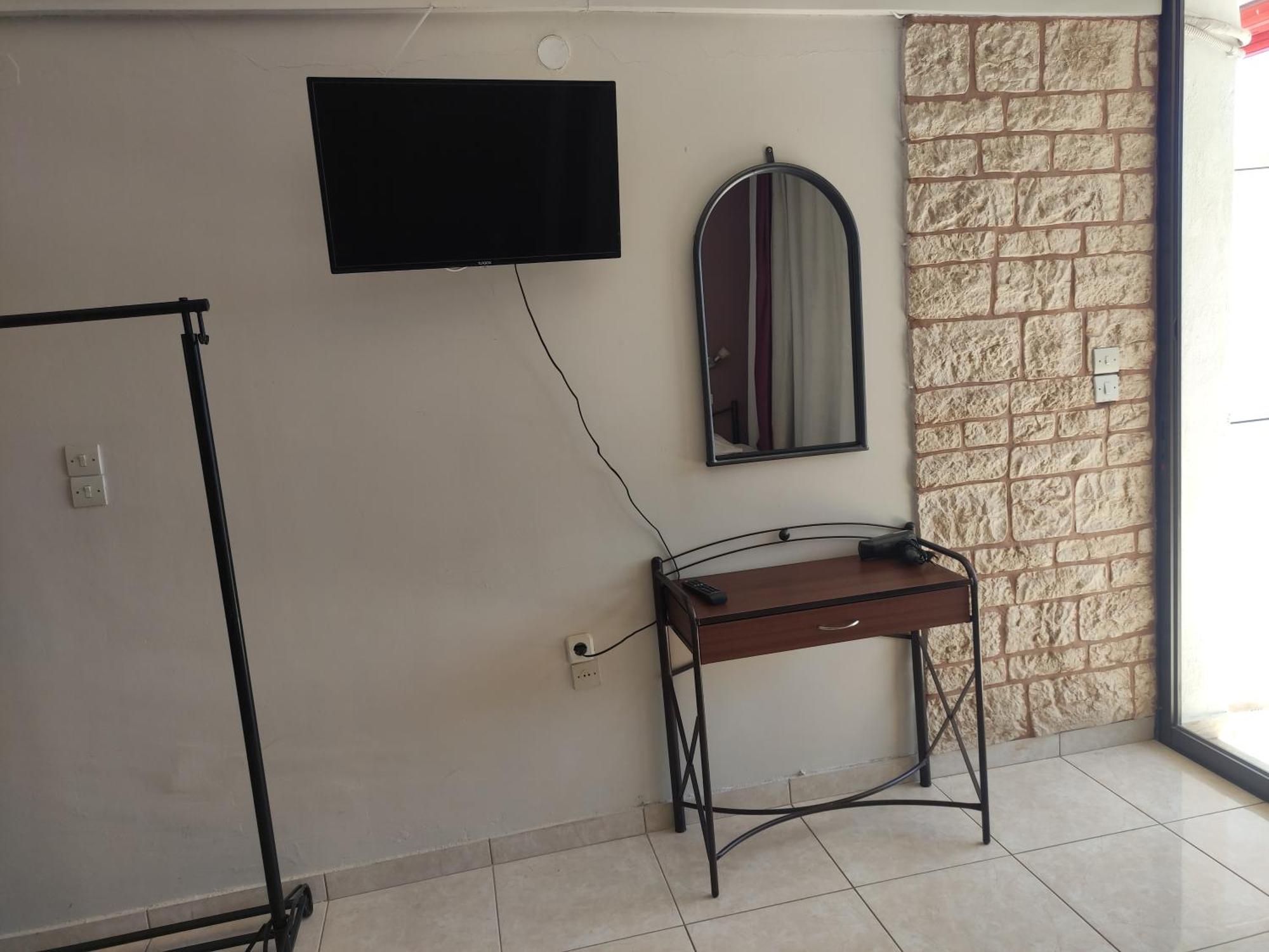 Poros Town Lions 2 Studios & Apartments, Poros Island. מראה חיצוני תמונה
