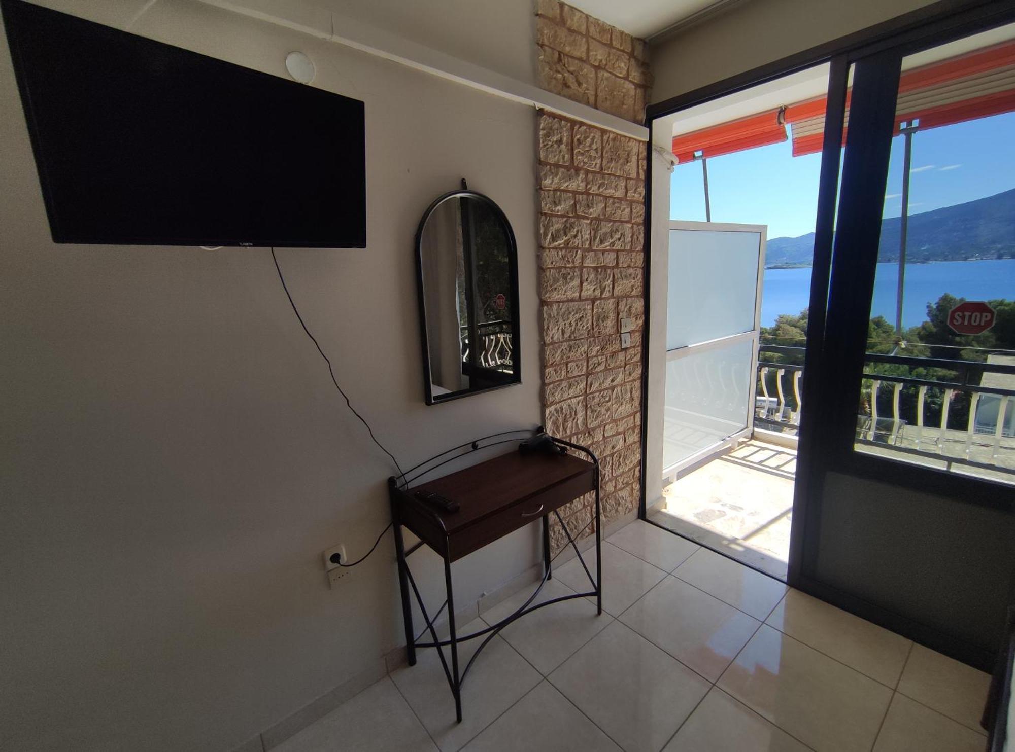 Poros Town Lions 2 Studios & Apartments, Poros Island. מראה חיצוני תמונה