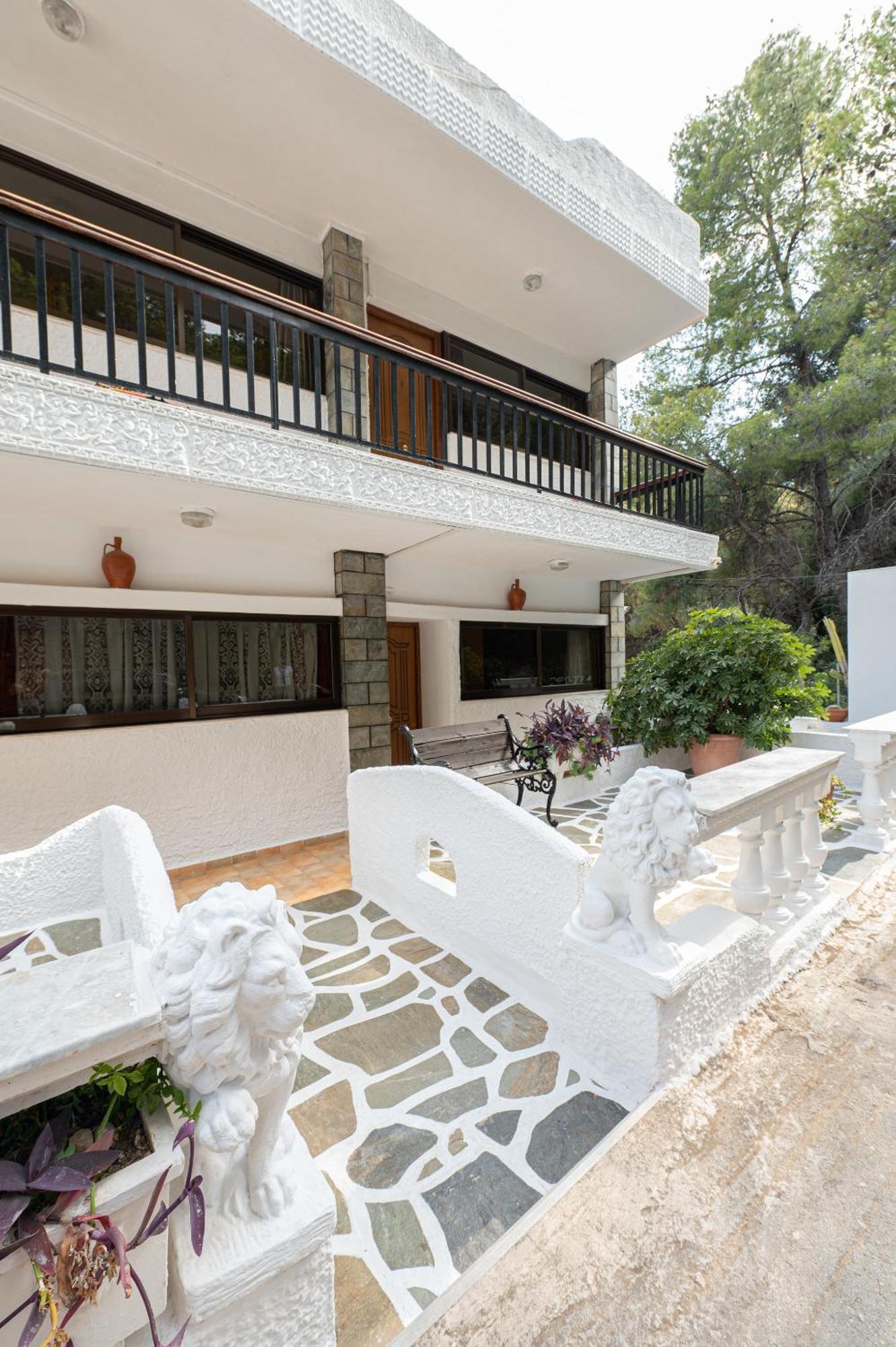 Poros Town Lions 2 Studios & Apartments, Poros Island. מראה חיצוני תמונה