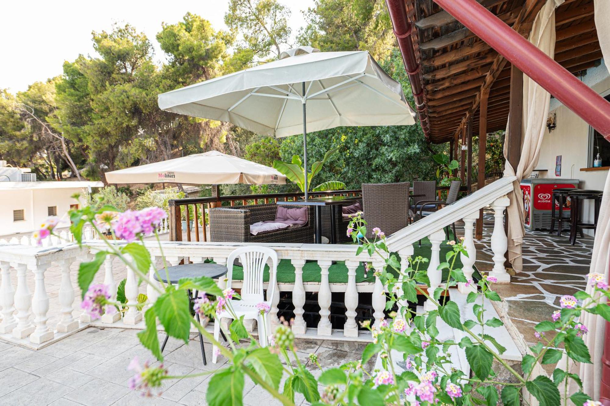 Poros Town Lions 2 Studios & Apartments, Poros Island. מראה חיצוני תמונה