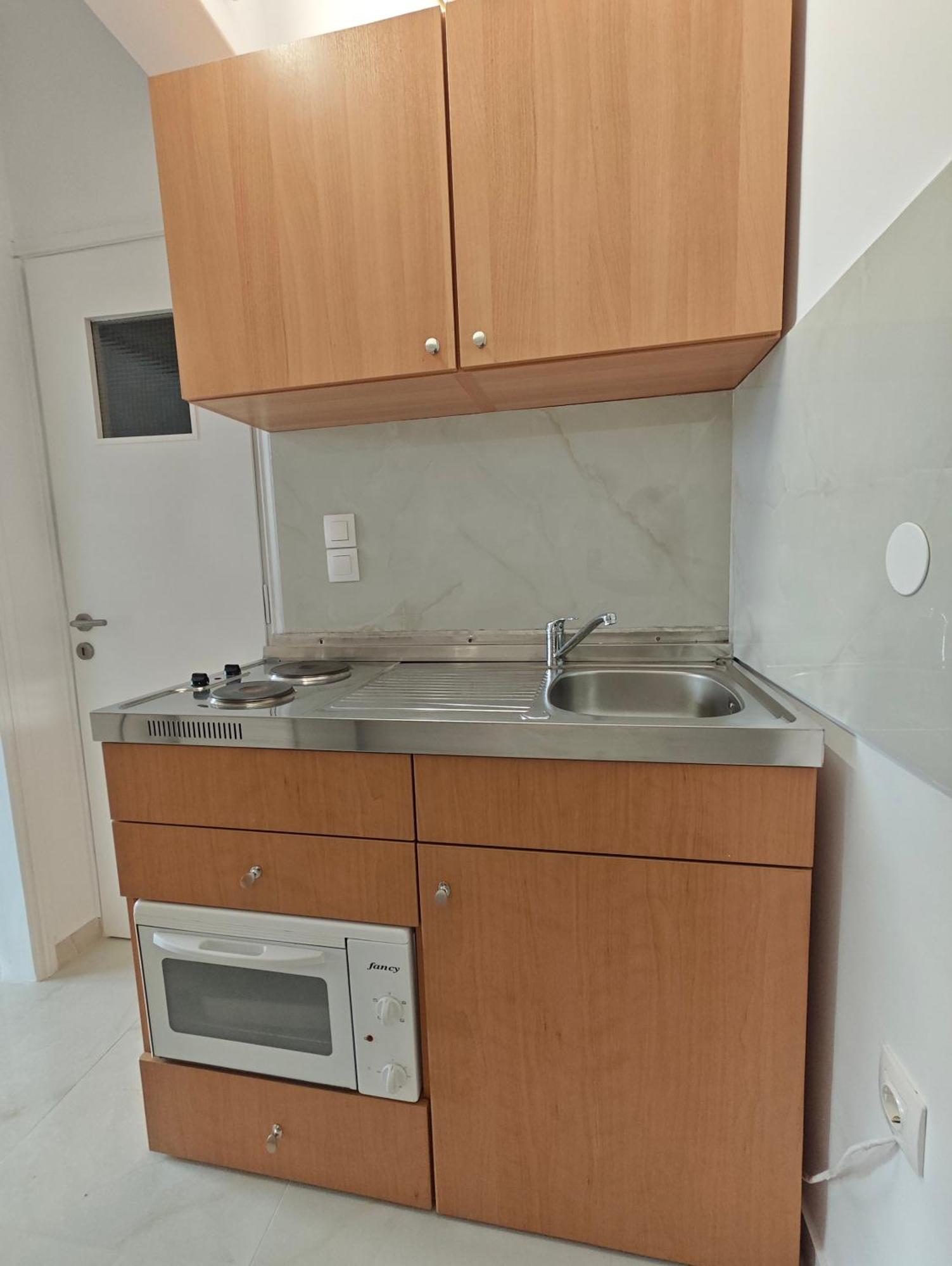 Poros Town Lions 2 Studios & Apartments, Poros Island. מראה חיצוני תמונה
