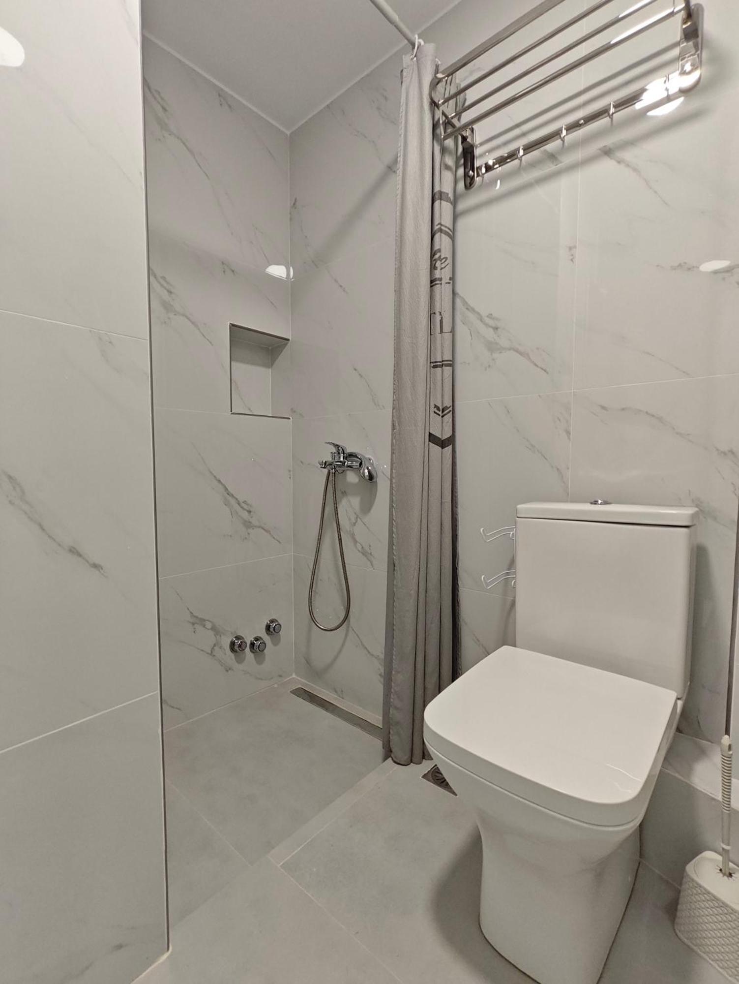 Poros Town Lions 2 Studios & Apartments, Poros Island. מראה חיצוני תמונה