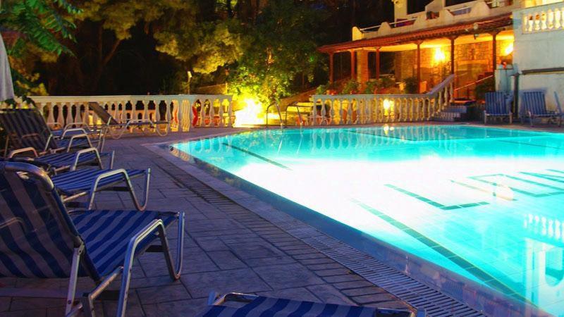 Poros Town Lions 2 Studios & Apartments, Poros Island. מראה חיצוני תמונה